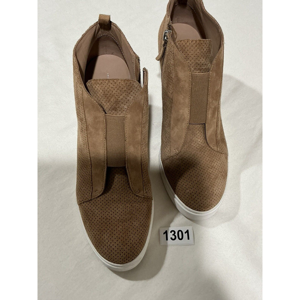 Woman’s L Paolo 9m Tan Suede Wedge Sneaker Ankle Bootie